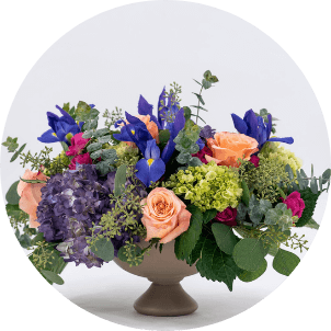 photo of romantic flower arrangement